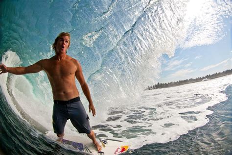 He is a professional surfer from the north shore, hawaii. DIY ist nicht tot, noch nicht: Jagen