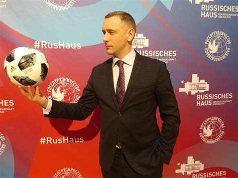 156 просмотров 11 месяцев назад. Russisches Haus Fußball Turnier in Berlin am 08 06 2019 ...