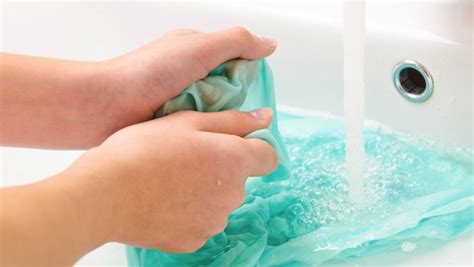 Entdecke rezepte, einrichtungsideen, stilinterpretationen und andere ideen zum ausprobieren. Proposal Usaha Kerudung : Cara Membuat Jilbab Printing ...
