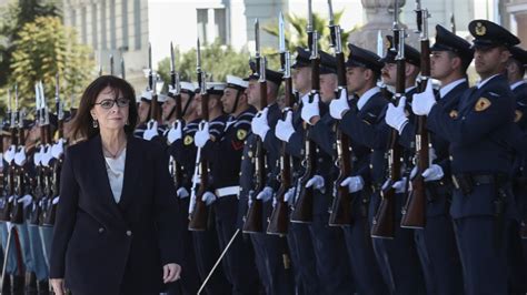 Επίσης, έχει διατελέσει πρόεδρος του συμβουλίου της επικρατείας από το 2018 έως το 2020. Ορκίστηκε η πρώτη γυναίκα Πρόεδρος της Ελληνικής ...