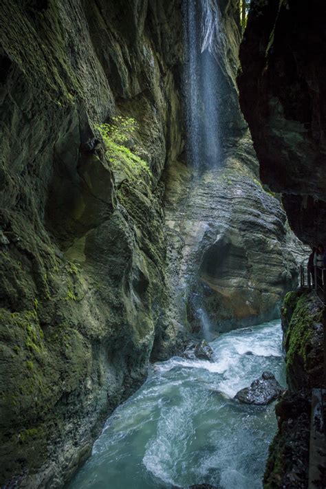 This is partnachklamm garmisch partenkirchen by pipolino pipo on vimeo, the home for high quality videos and the people who love them. Berauschende Schlucht mit besonderem Reiz: Die ...