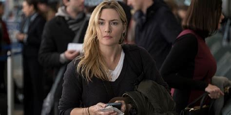 Кейт уинслет родилась в семье актеров роджера уинслета и салли бриджес. How Kate Winslet Made A Young Co-Star's Intimate Scene ...