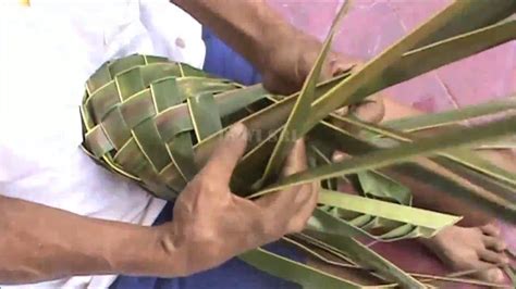 Maybe you would like to learn more about one of these? Cara Membuat Kisa Dalam 5 menit (Anyaman Daun Kelapa ...