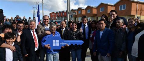 El minvu une a la ciudad. Ministro Cristián Monckeberg entrega 196 viviendas sociales en Dalcahue - Ministerio de Vivienda ...