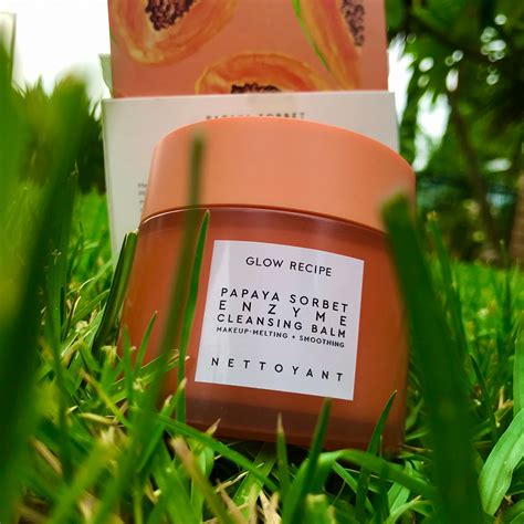 Glow recipe's papaya cleansing balm promises to get rid of makeup, dead skin, dirt, oil and more. Papaya Sorbet Enzyme Cleansing Balm - Glow Recipe