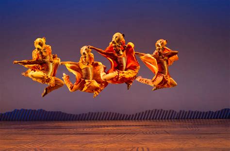 Auch „könig der löwen und „tina kehren zurück. 🎁 Tag 20: Disneys® Der König der Löwen Musical 🎁 | Urlaubsguru
