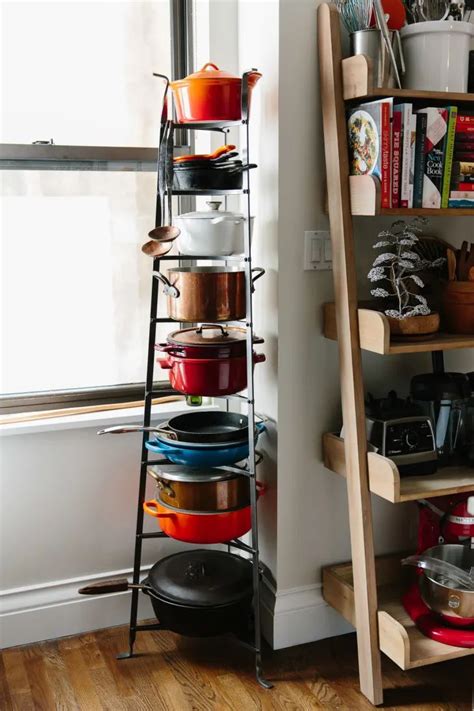 Walter thompson developed radio and print media ads that told women thousands of women — numbers vary from 15,000 to 50,000 — marched through the streets of santiago, banging empty pots and pans and. 10 Better Ways to Store Your Pots and Pans | Pot storage ...