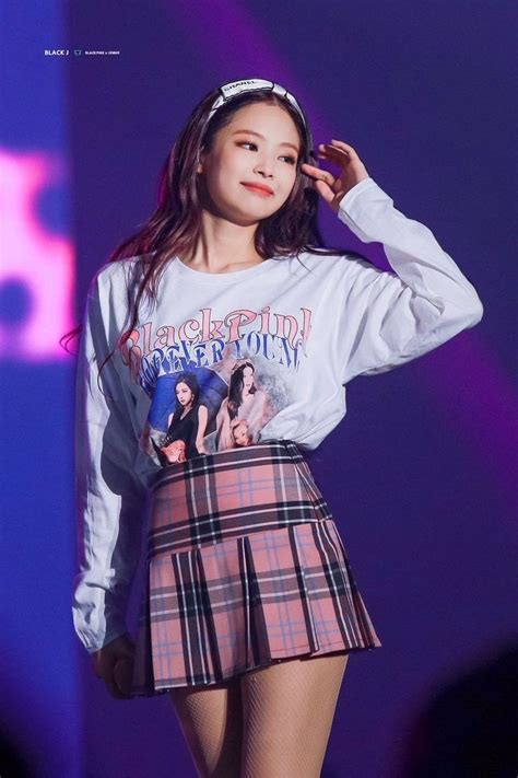 Jennie is frequently spotted donning a cardigan, cropped or overly huge and fitted and add comfort and. Blackpink ~ Jennie 🥟 | Blackpink fashion, Blackpink jennie ...