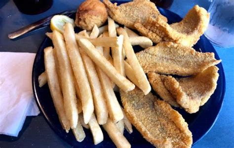 The vinegar is more british than southern but cuts the oil/fat that the i am not sure how big of a meal you are trying to make but when i go to fish frys there has to be hushpuppies fried green tomatoes potato salad. 10 Restaurants That Serve The Best Fried Catfish In Mississippi | Fried catfish, Homemade ...