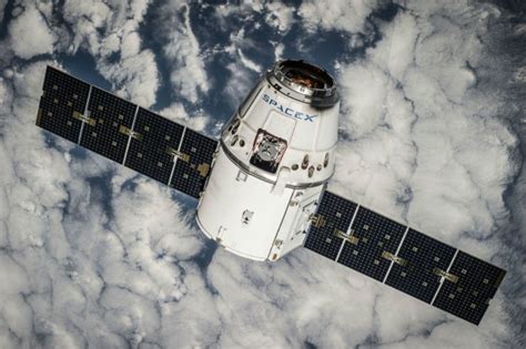 Spacex is developing a low latency, broadband internet system to meet the needs of consumers across the globe. Elon Musk: 700 Satelliten für ein weltumspannendes WLAN | t3n