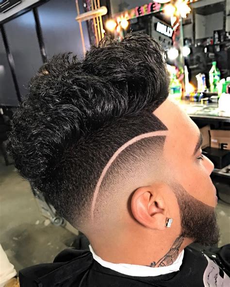 Le chouchou en faux cheveux blond va apporter une touche d'originalité à votre coiffure avec son effet invisible et il va chouchou faux cheveux blond. Coupe Cheveux Homme Faux Hawk - Top 5 Notre Selection Des Meilleures Coiffures Pour Homme 2018 ...