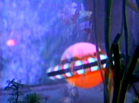 Is a fish taco shaped like a fish sound clip. 13: BLUE DEMON Y LAS INVASORAS / Cinematográfica RA - 1969