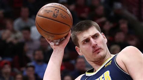 Jokić je postao prvi srpski košarkaš koji je bio mvp nba lige u regularnom delu sezone. NBA: Nikola Jokic drops career high, Nuggets beat Hawks ...