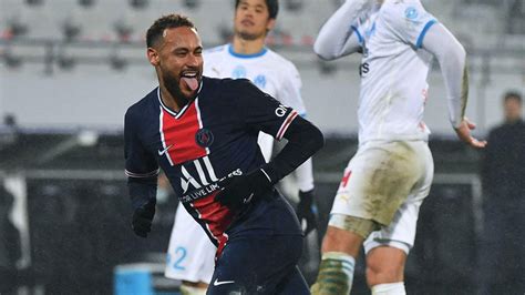 « d'une hauteur de 57,5 cm et pesant 11 kg, le trophée se. Trophée des champions: Neymar se moque de l'OM après la ...