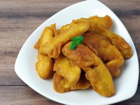 Sujjada da xagowa daga gareta. YADDA AKE HADDA BATTERED PLANTAIN | Tozali Online