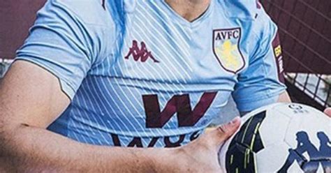 Derzeit spielen the villans in der football league championship, der zweithöchsten spielklasse. Aston Villa 19-20 Premier League Auswärtstrikot Enthüllt ...