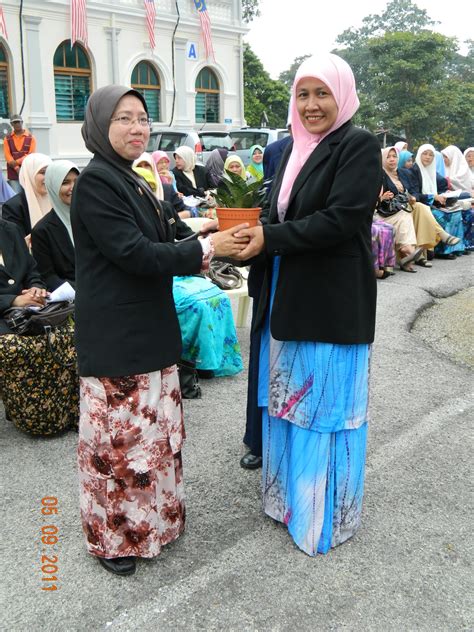 Smk.raja perempuan kelsom, kuala kangsar, malaysia. SMK RPK Sekolah Lestari: October 2011