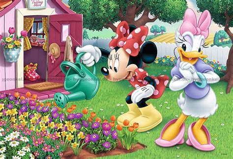 Mickey mouse loves adventure and trying new things, though his best intentions often go awry. Disney: Minnie Mouse - Watering the flowers, 160 brikker