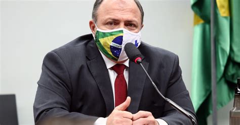 O ministro da saúde, eduardo pazuello, apresentou ao congresso nacional o cronograma de vacinação contra a #covid19 para 2021, em ofício dirigido aos presidentes do @senadofederal. Ministro Eduardo Pazuello fala na comissão mista da Covid ...