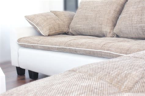 Locate two back labels at the back corners of your sofa. Sofa Wohnzimmer - kostenlose Bilder download | Titania Foto