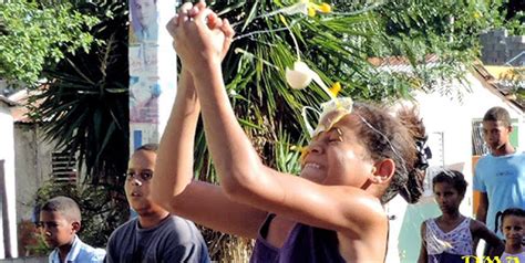 Por ejemplo, el típico desayuno dominicano conocido como mangú, se sirve de igual modo por más de 500 años se ha conformado la gastronomía dominicana tal como la. Juegos populares dominicanos en Fiestas Patrias de Azua ...