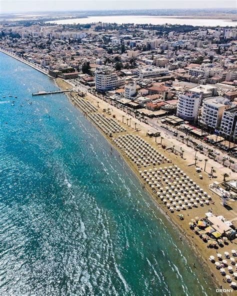 Then we walked through the skala neighborhood. Finikoudes beach with a view of the salt lake behind it ...