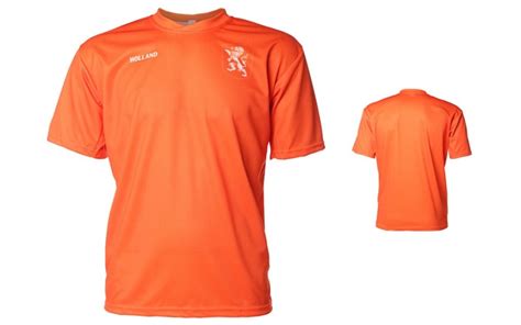 Bekijk hier het nieuwe shirt van het nederlands elftal bekend waarin oranje de wk 2018 kwalificatie speelt. Nederlands elftal shirt
