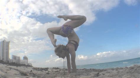 All of our class styles are practiced in a hot room, up to 105 degrees, allowing the body to open with more ease, for increased flexibility and strength. Handstand in Miami Beach Yoga - YouTube