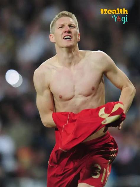 Toni kroos is a german professional footballer, who plays as a midfielder for the german national football team and for the spanish club 'real madrid.' Toni Kroos Workout Routine And Diet Plan - Health Yogi