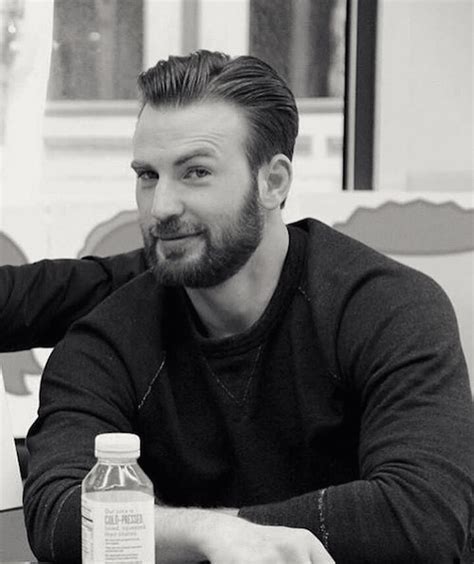 Christopher robert evans began his acting career in typical fashion: Chris Evans Instagram - Image to u