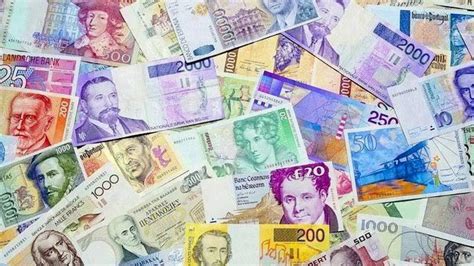 Jatuhnya kepercayaan terhadap mata uang domestik mendorong orang untuk beralih ke mata uang yang lebih stabil, misalnya dolar as. Mata Uang Tertinggi Nilainya di Dunia, Ternyata Bukan ...