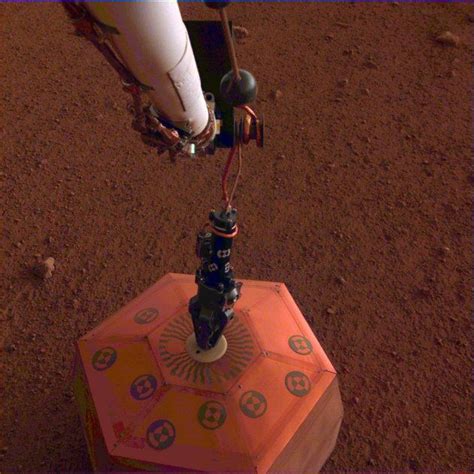 Sonde Insight sur Mars: Seis, le sismomètre français, déployé avec ...