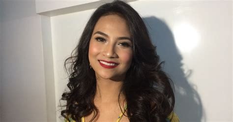 10 perkelahian artis indonesia saat live di tv. Beredar Lagi, Daftar Harga Booking Diduga Prostitusi Artis ...