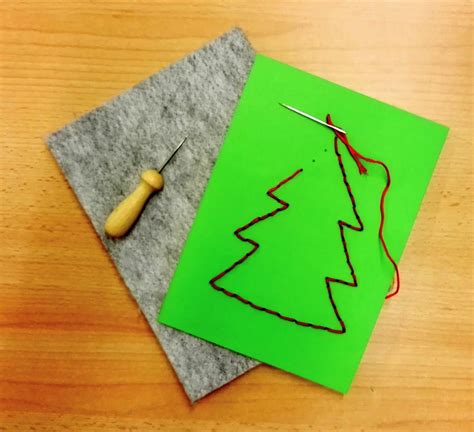 Hier finden sie termin, datum und brauchtum in der weihnachtszeit (2.klasse) ideenbörse grundschule weihnachtsbräuche in deutschland und der welt ausgehend von der frage. Linien Klasse 2 Weihnachten / Lesen + Kleben 1. Klasse ...