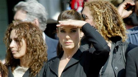 She became widely known thanks to her appearance in such. Sandra Bullock würde gerne Lispeln | Promiflash.de