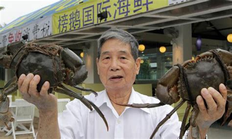 Straining to urinate or defecate. Ponggol Seafood founder dies of lung cancer - Stomp