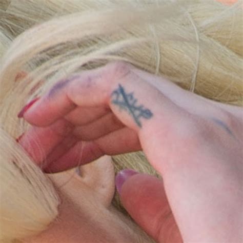 Iggy azalea got a tattoo of a blindfolded horse on her right forearm in july 2016. Iggy Azalea Crossed Out "ASAP" Finger Tattoo | Steal Her Style