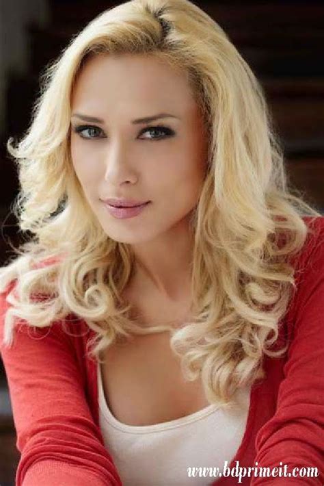 She has a net worth of around $1 million, in 2019. Salman Khan new girlfriend Iulia Vantur recent news ...