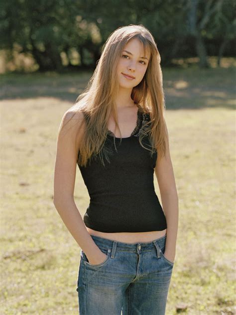 Hot eighteen year old cutie. Everwood Cast Bio: Emily VanCamp