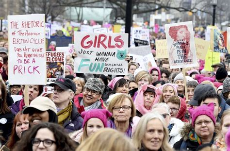 Auch wenn sich die rolle der frau in der. Weltfrauentag in Stuttgart: Stricken aus Protest gegen ...