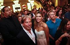 party celebrity crowds business hire professional cnn celeb parties paparazzi lucrative support