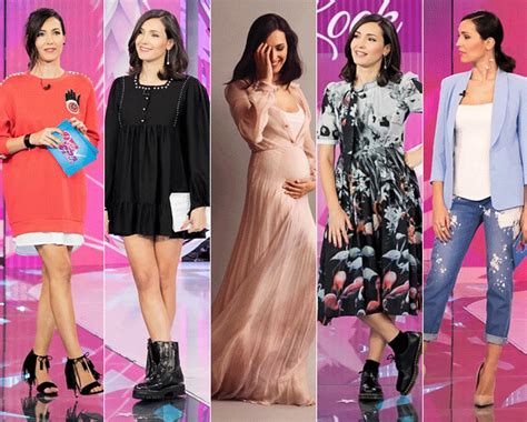 La conduttrice ha ammesso la gravidanza sui suoi profili social e durante la trasmissione. Caterina Balivo incinta e super glam rivoluziona la moda ...