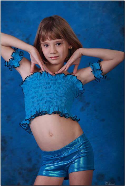 Pager, a nine year old macaque, plays mindpong with his neuralink. Model Elona V » Living Dolls