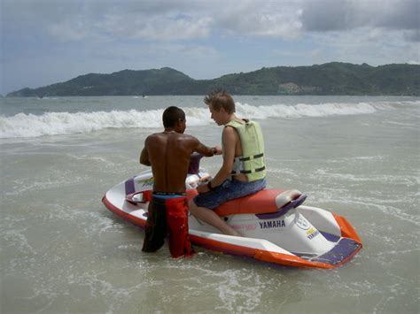 Informationen und bilder zu stränden, restaurants, national parks, orten. Vattenskoter - Bilder Patong Beach, Phuket, Thailand ...