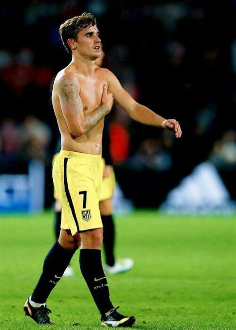 Champion du monde ⭐️⭐️ et parrain de l'association @unriencesttout. Die 55 heißesten Fußballer - Platz 44: Antoine Griezmann ...