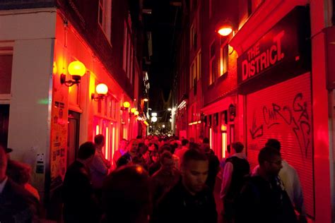 Sarı lacivertliler, uefa avrupa ligi play off turunda helsinki ile karşılaşacak. Red Light District, Amsterdam, The Netherlands | Red light ...