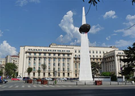 La moins chère est en train de nuit, ce qui coûte $25. Photos de Bucarest, Images de Bucarest, Roumanie