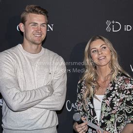 Deze mooie dame bleek dus de nieuwe vriendin van de talentvolle verdediger te zijn. Summer Launch met Matthijs de Ligt - Heukers Media