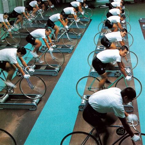 De tandem, een fiets voor twee personen, was een onderdeel bij de olympische spelen tot 1972 en bij de wereldkampioenschappen baanwielrennen tot 1994. Pin auf Bike