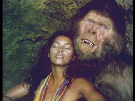 What kinda ingrate thumbs his nose at a movie that is kind enough to throw this lovely image at the viewer in the first ten minutes? Mick Garris on TANYA'S ISLAND - YouTube